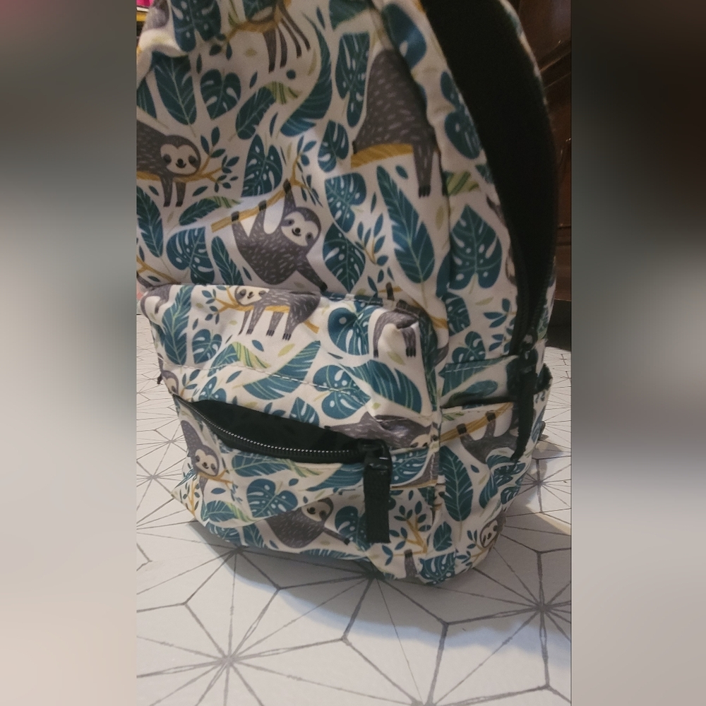 Mini Sloth Backpack - Picture 3 of 4